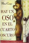HAY UN OSO EN EL CUARTO OSCURO